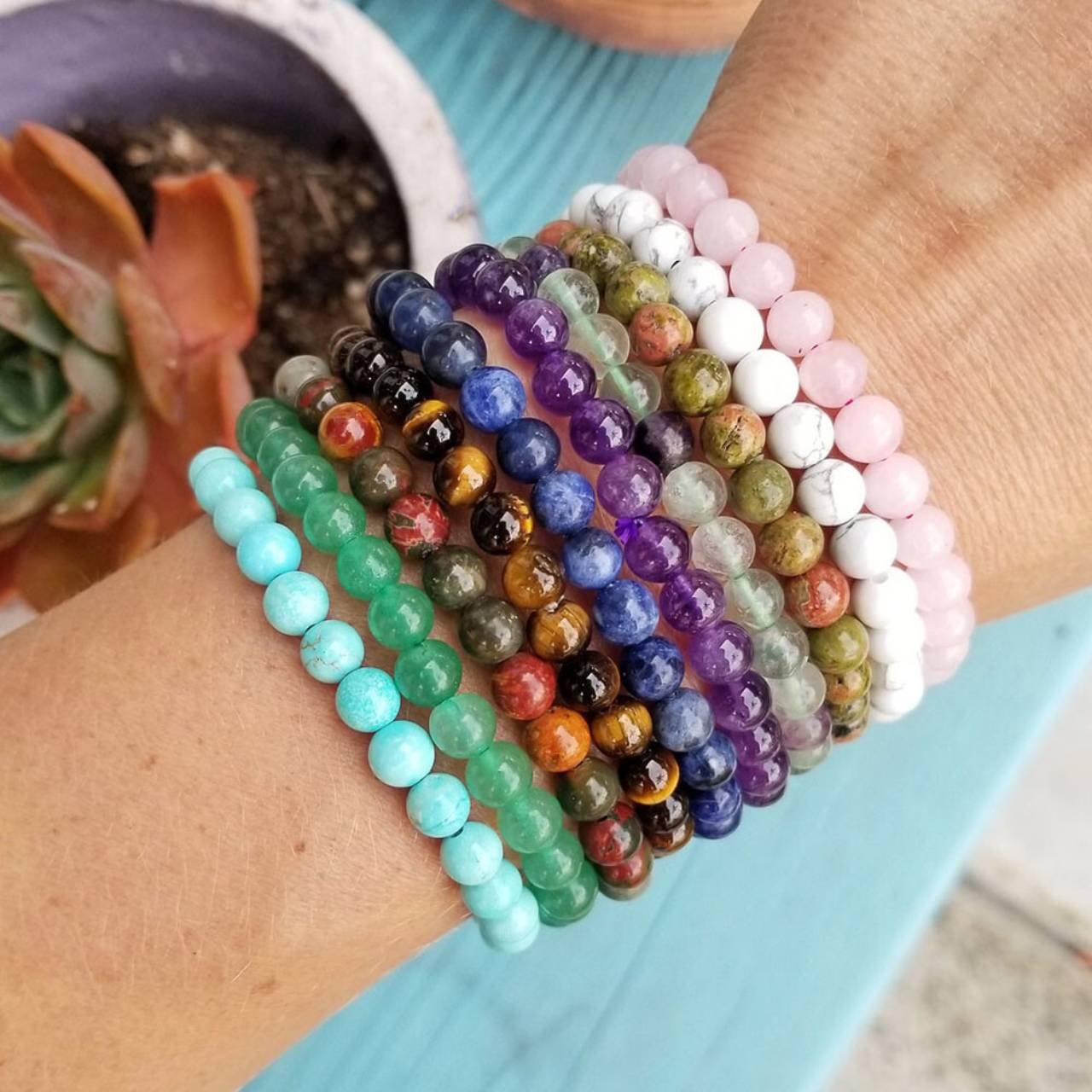 Des Bracelets Faits Main À Un Prix Juste